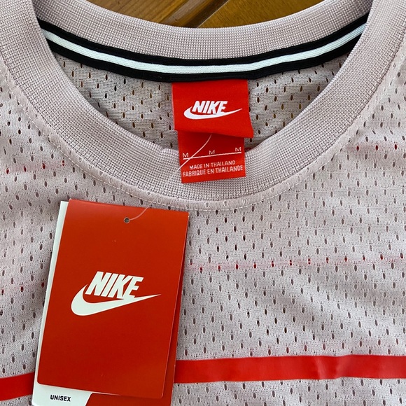 Two Nike unisex jerseys: size xl and med. NWT - Picture 3 of 5